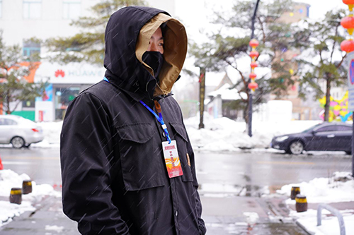 春雪中的守望者：疫情不除，我們不散